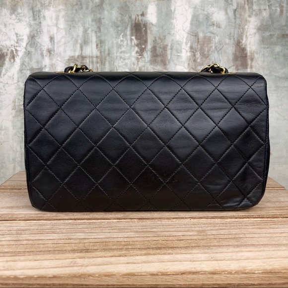 CHANEL CLASSIC FULL FLAP BLACK LAMBSKIN 24K GHW SMALL 🔥Like New!!!!🔥 - Picture 3 of 15